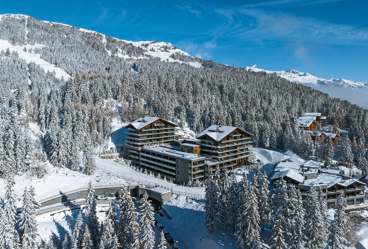 SIX SENSES *****S