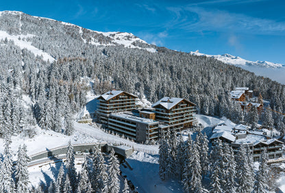 SIX SENSES *****S